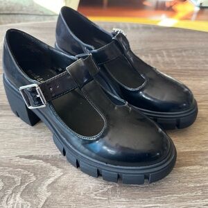 Madden Girl G-Hocus Platform Mary Jane’s Size 6